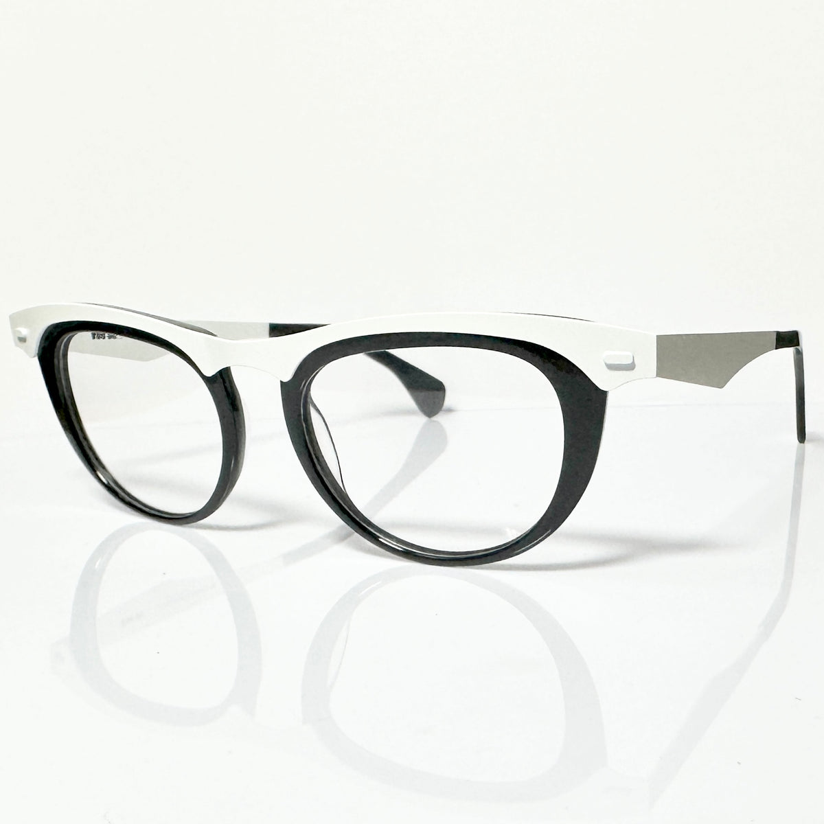 VUE DC CM08 W100 Unisex Eyeglasses Frame in White - Authentic New