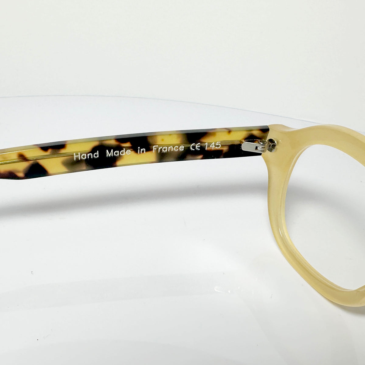 VUE DC TAO Unisex Eyeglasses Frame in Camel/Tortoise - Authentic New