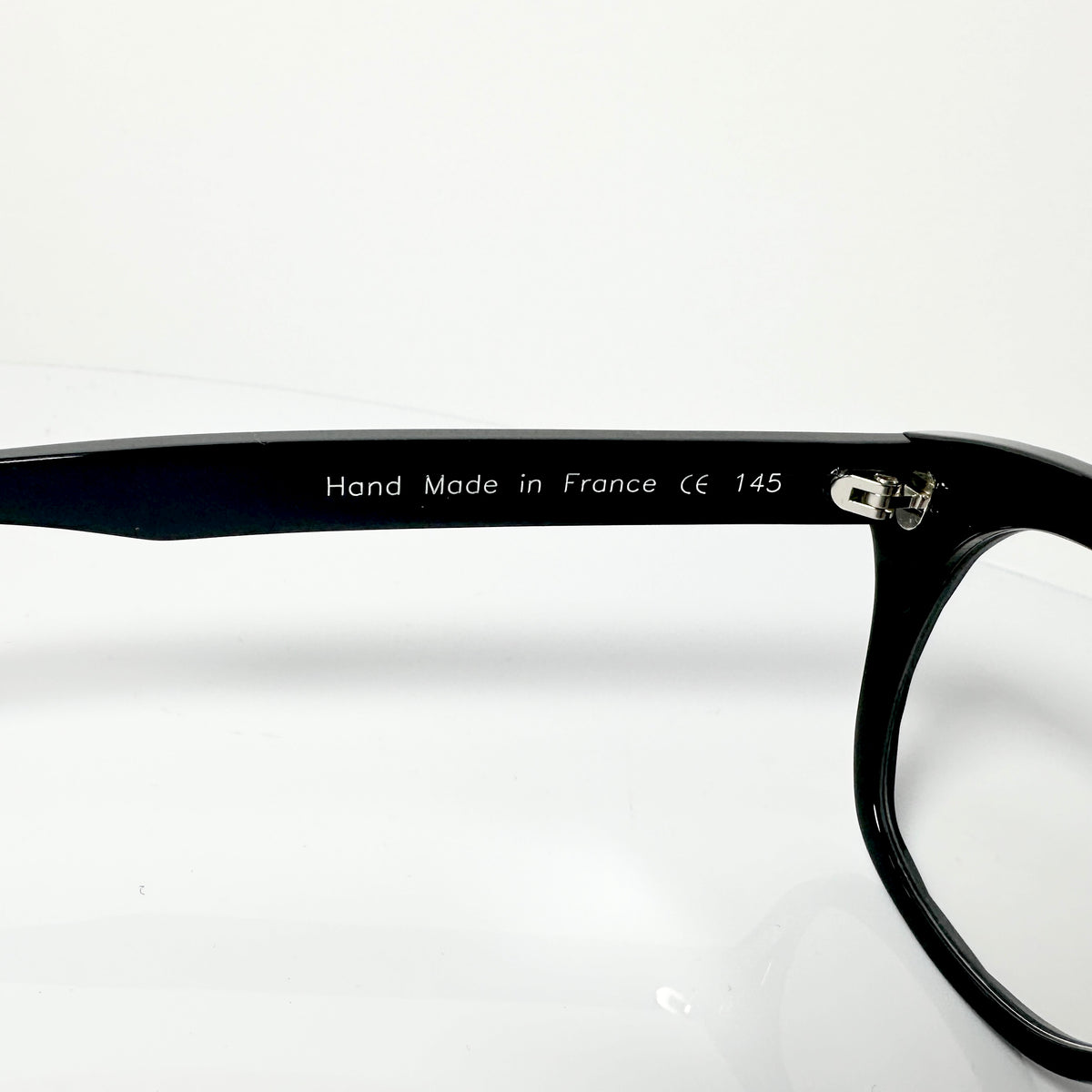 VUE DC KIM C10 Women's Eyeglasses Frame in Crocodile Black - Authentic New