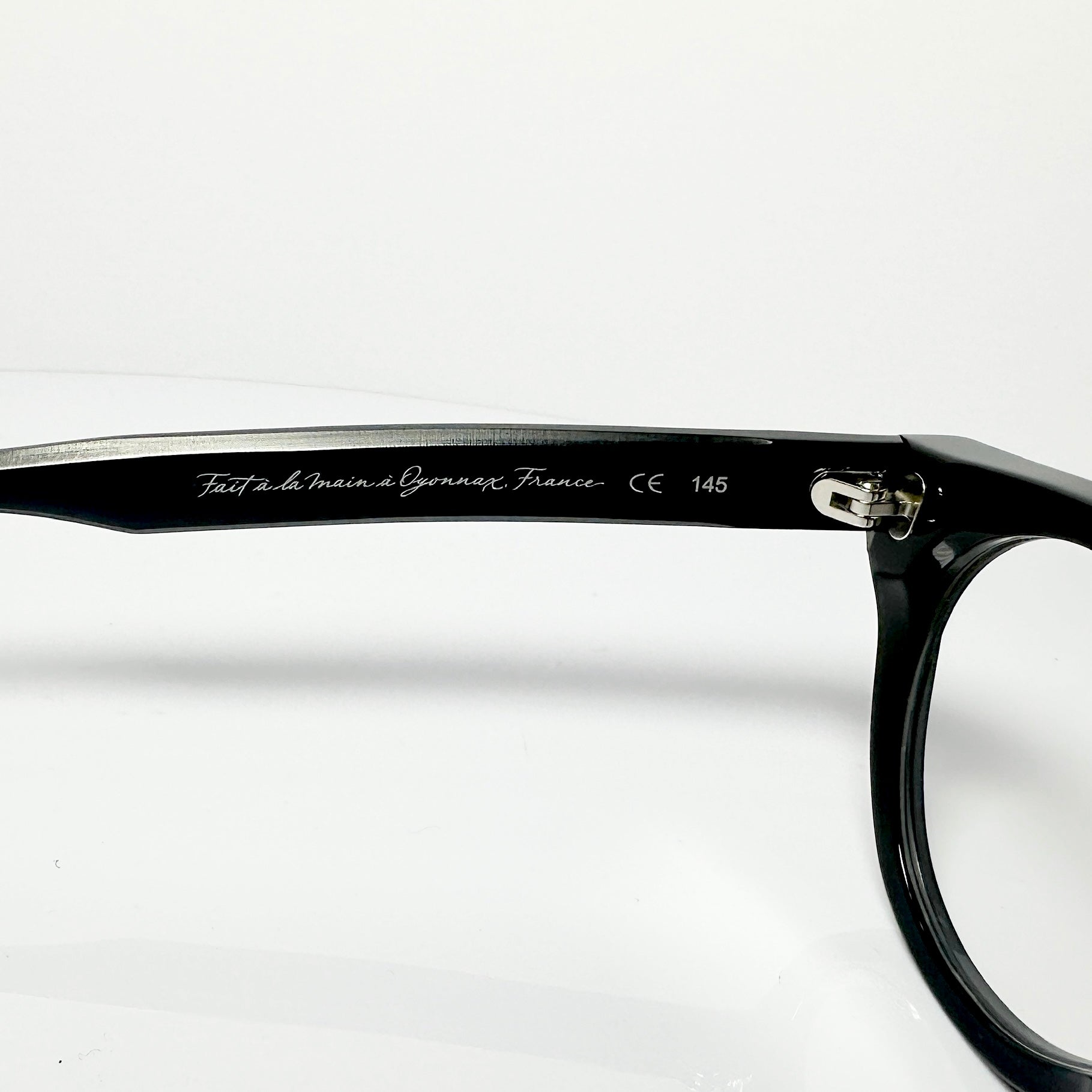 VUE DC GIN Women's Eyeglasses Frame in Black  - Authentic New