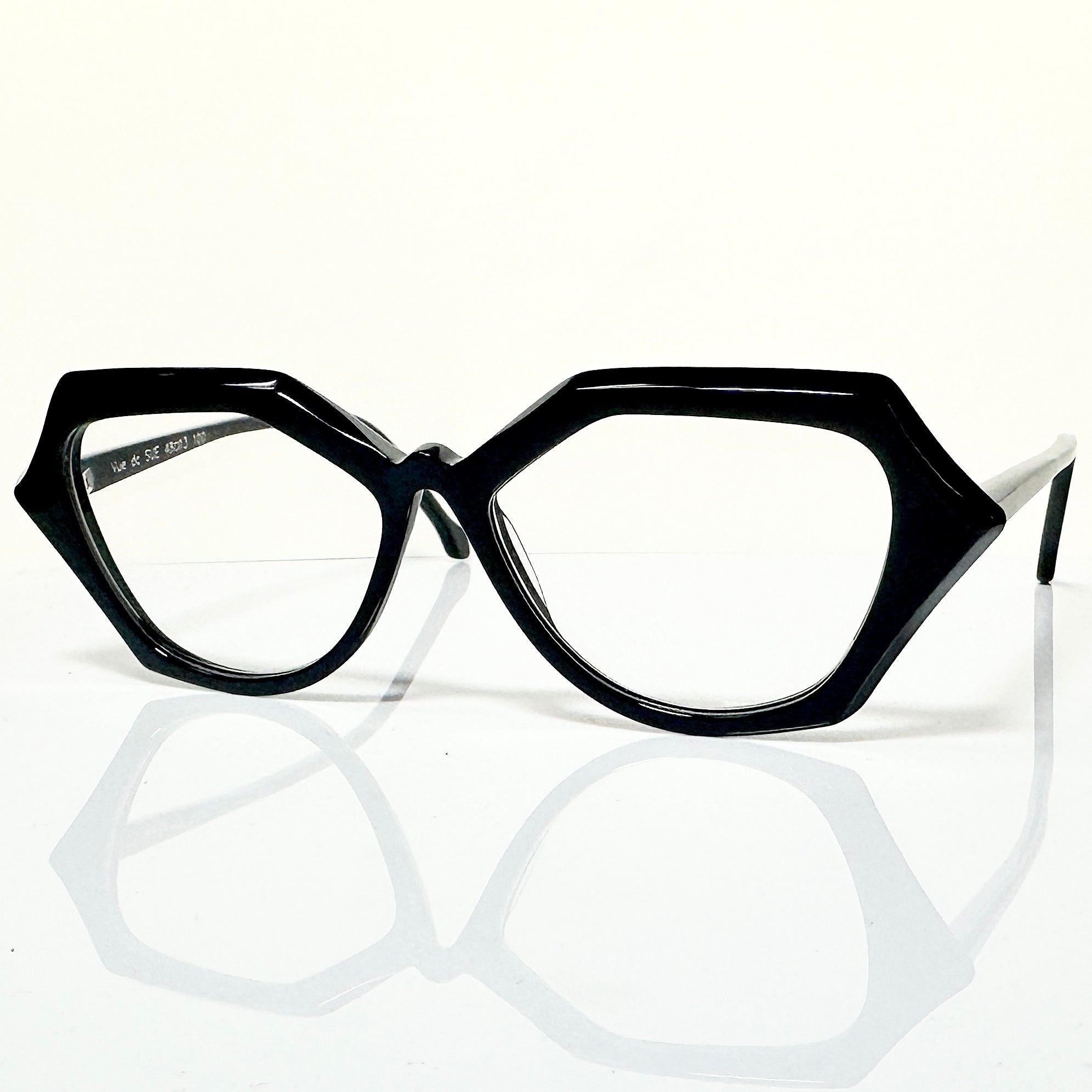 VUE DC SUE Women's Eyeglasses Frame in Black - Authentic New