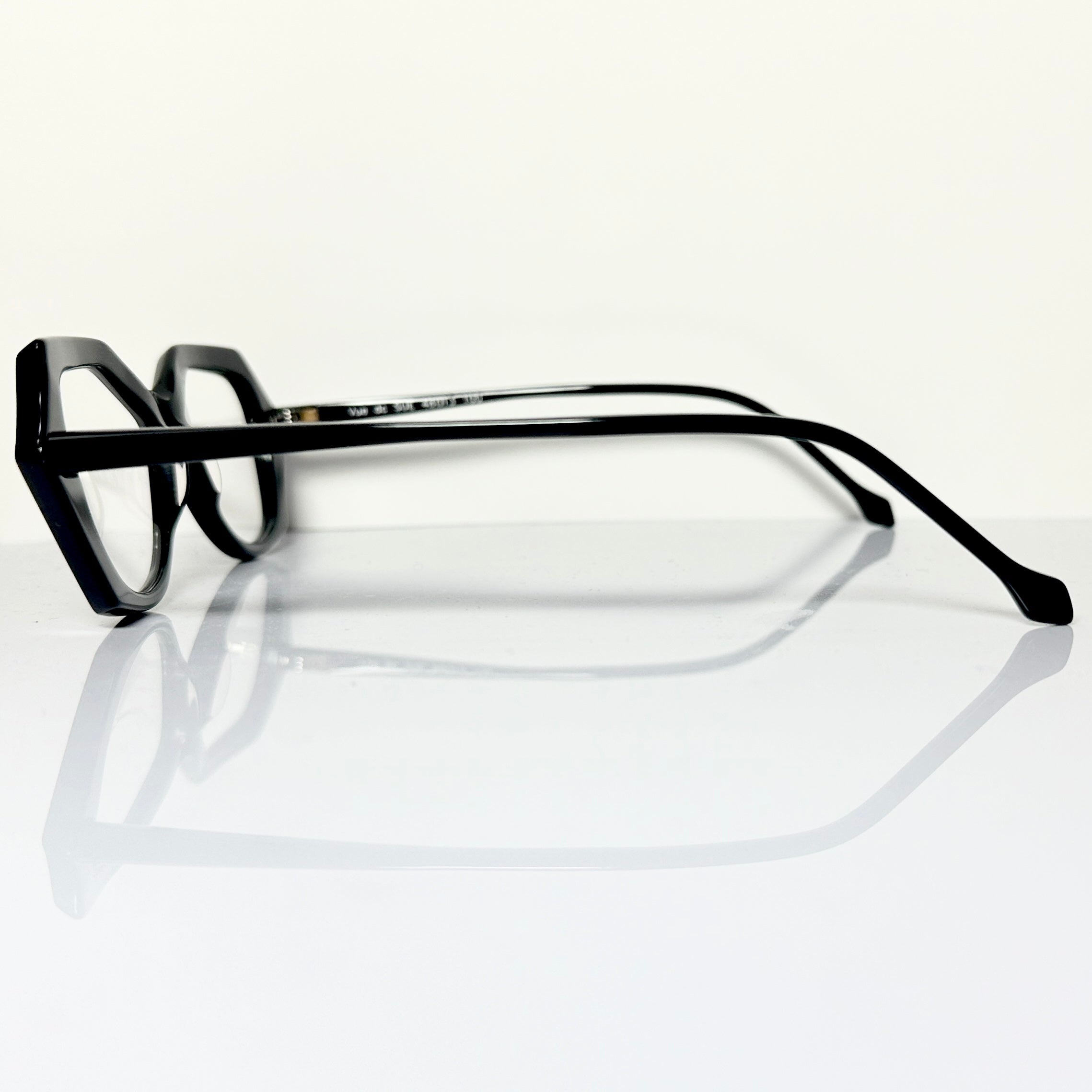VUE DC SUE Women's Eyeglasses Frame in Black - Authentic New
