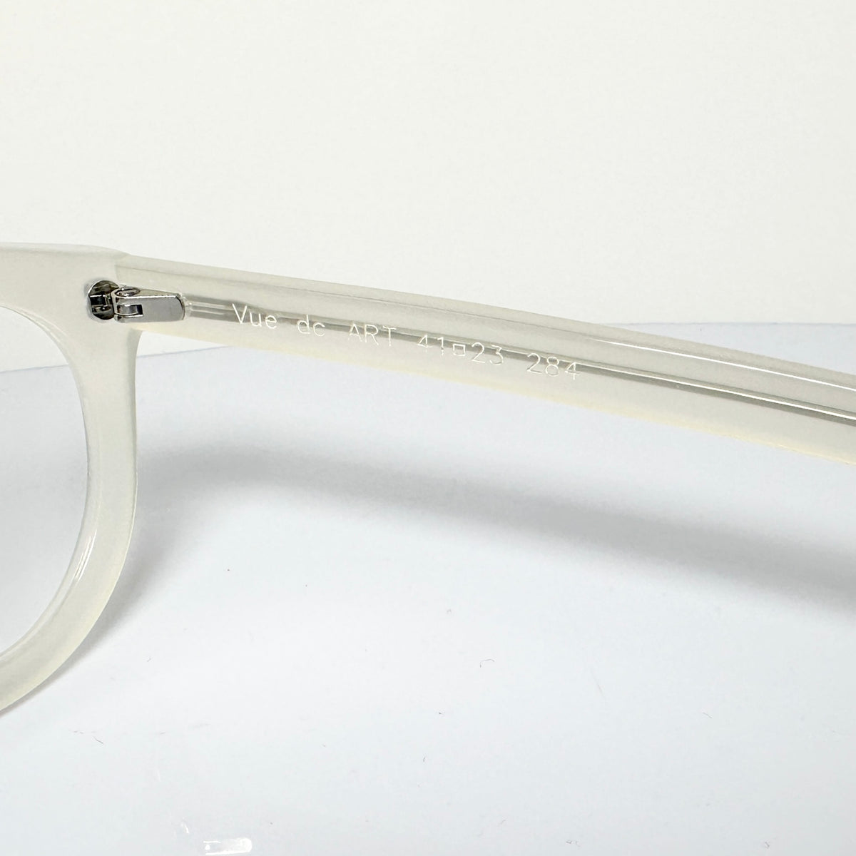 VUE DC ART Unisex Eyeglasses Frame in White - Authentic New