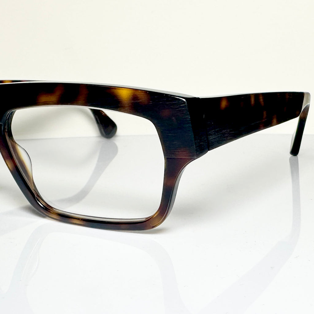 VUE DC VIC Unisex Eyeglasses Frame in Tortoise - Authentic New