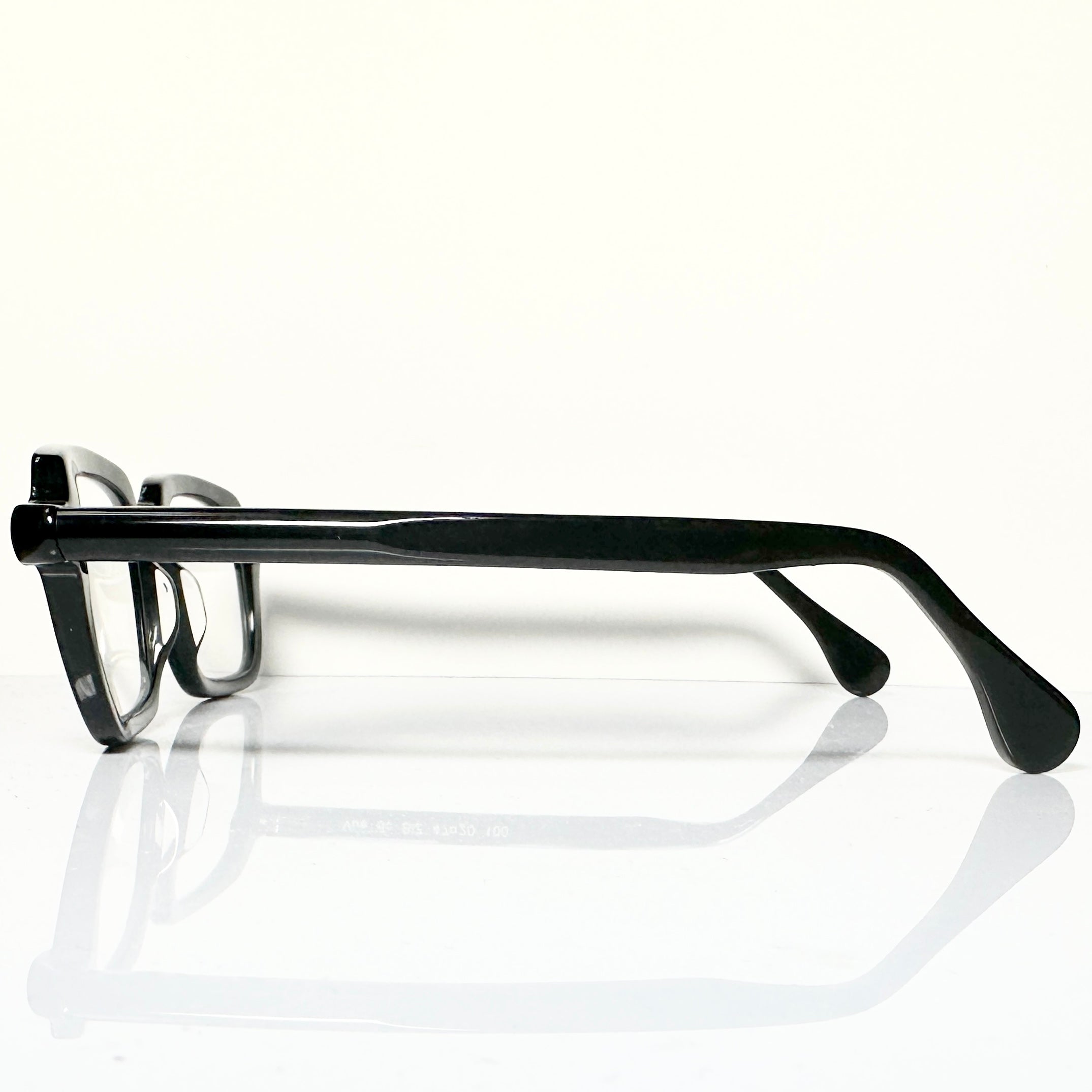 VUE DC BIZ Men's Eyeglasses Frame in Black - Authentic New