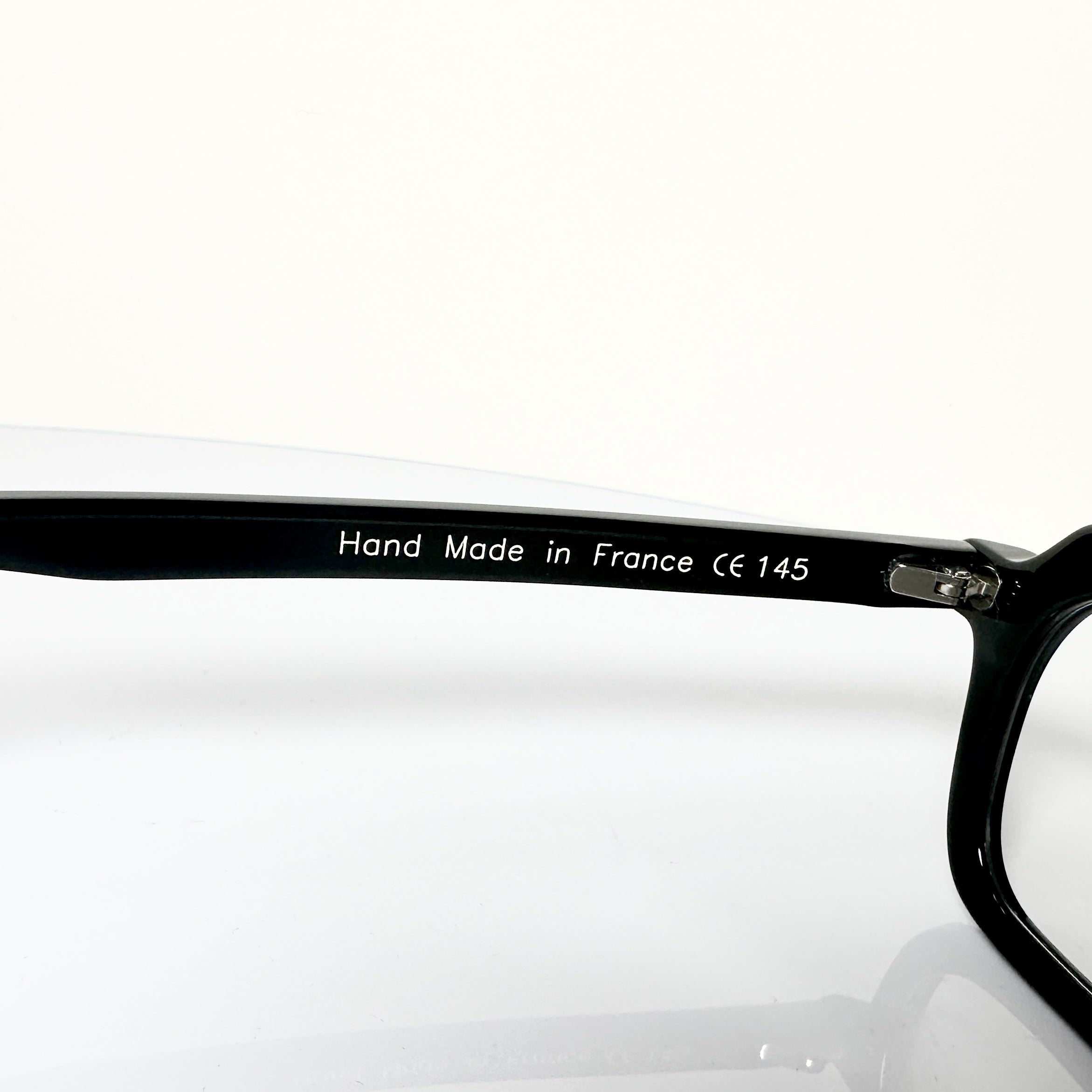 VUE DC BIZ Men's Eyeglasses Frame in Black - Authentic New