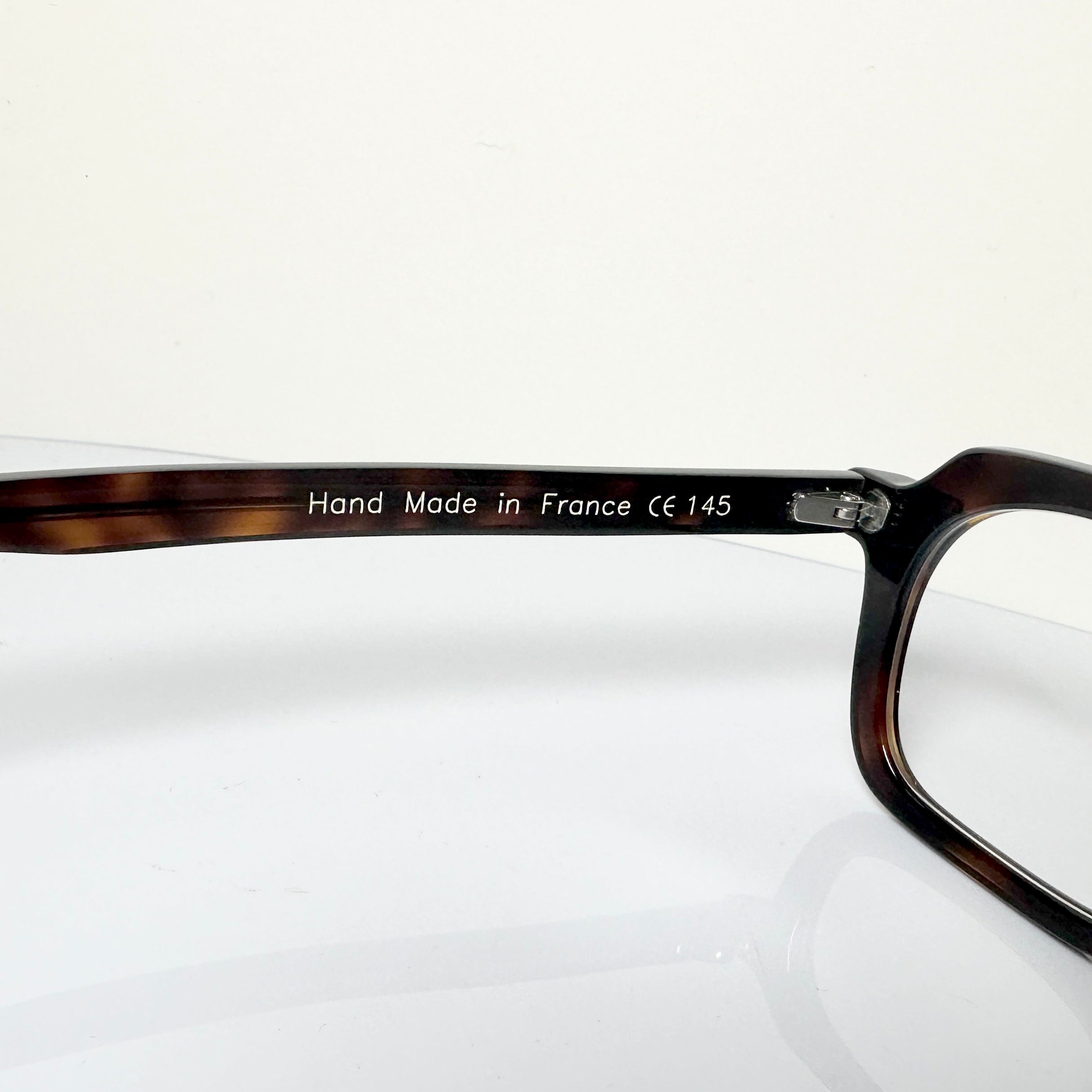 VUE DC BIZ 519 Men's Eyeglasses Frame in Tortoise - Authentic New