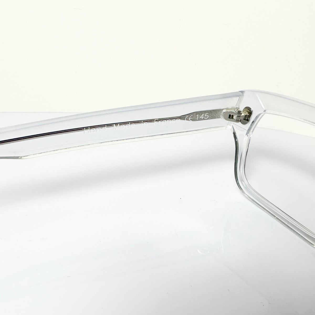 VUE DC VIC 000 Unisex Eyeglasses Frame in Clear  - Authentic New