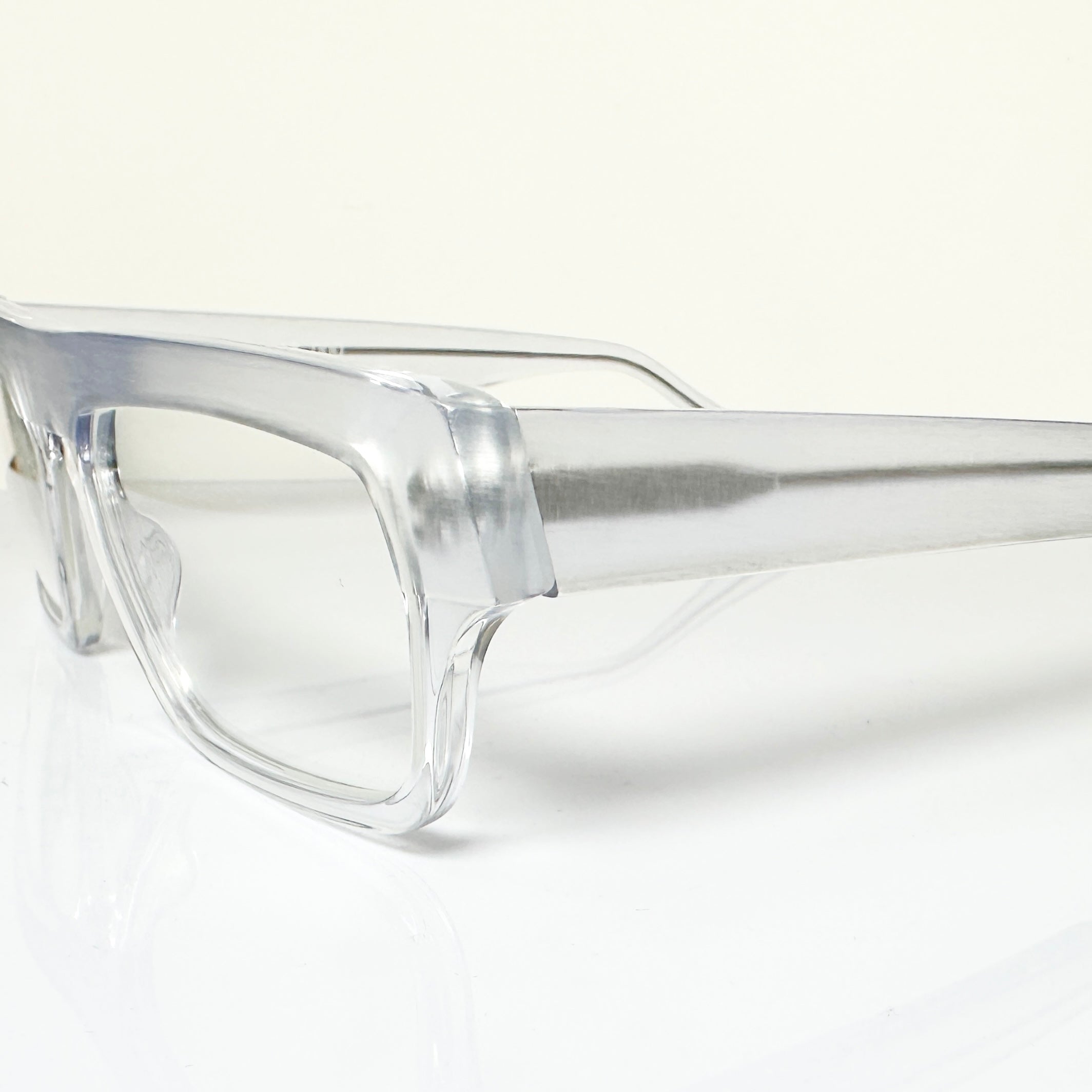 VUE DC VIC 000 Unisex Eyeglasses Frame in Clear  - Authentic New