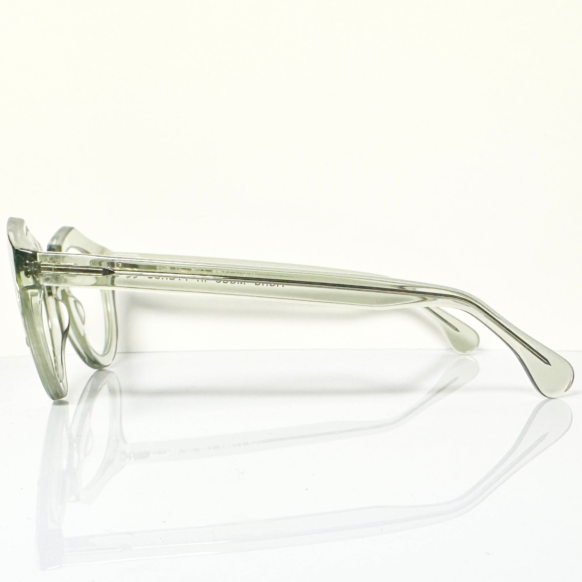 VUE DC ART 850 Unisex Eyeglasses Frame in Crystal Water Green - Authentic New