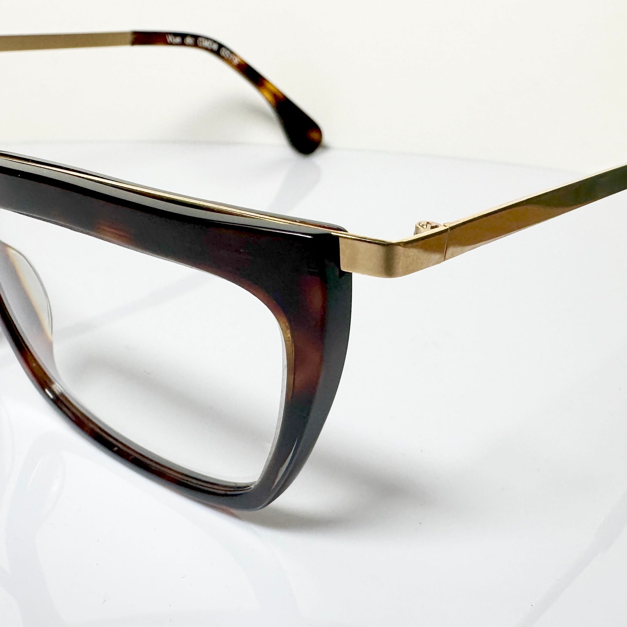 VUE DC CM04 Unisex Eyeglasses Frame in Tortoise/Gold - Authentic New