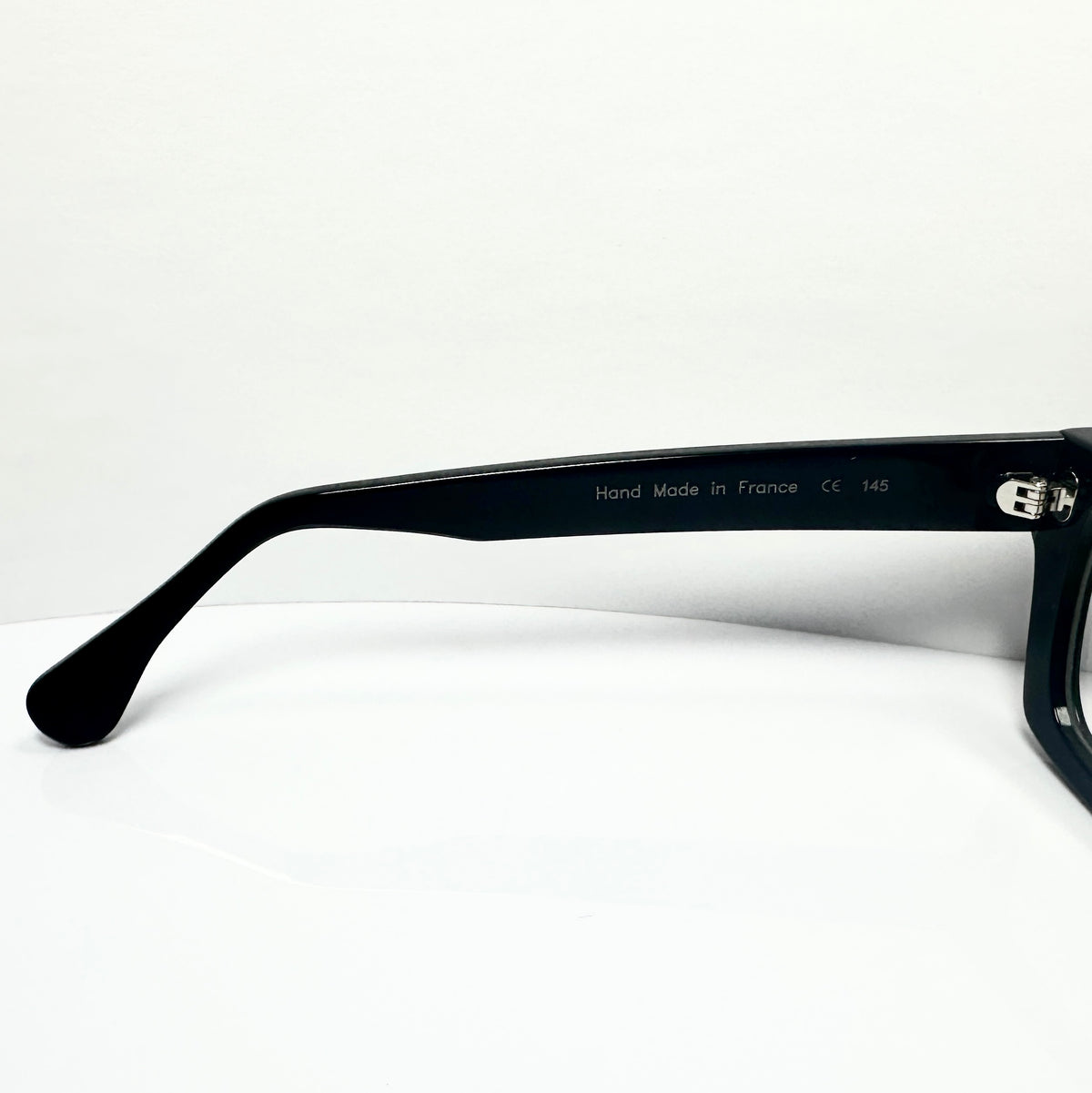VUE DC  FAB 100 Men's Eyeglasses Frame in Black - Authentic New