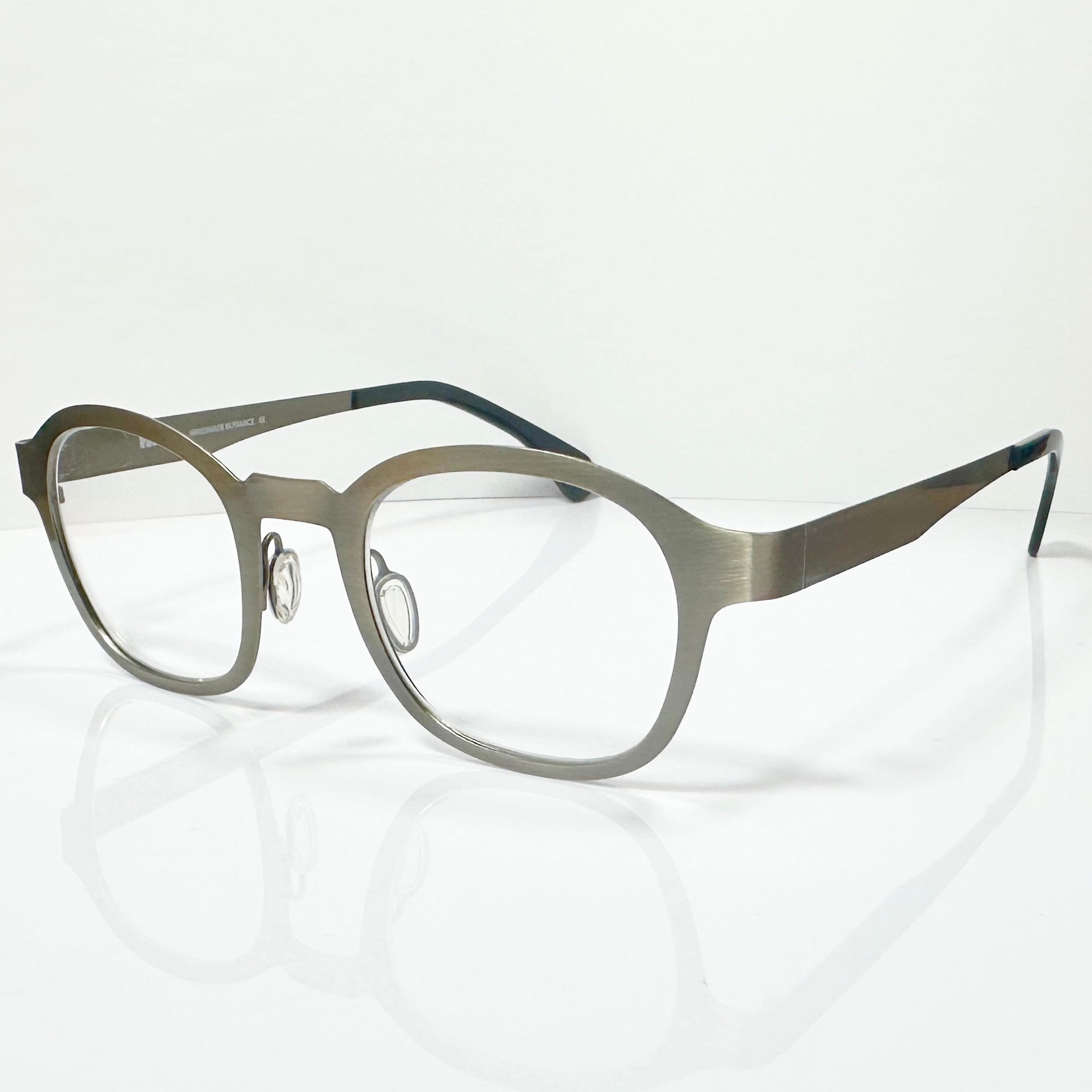 VUE DC M04 Unisex Eyeglasses Frame in Brushed Gold - Authentic New