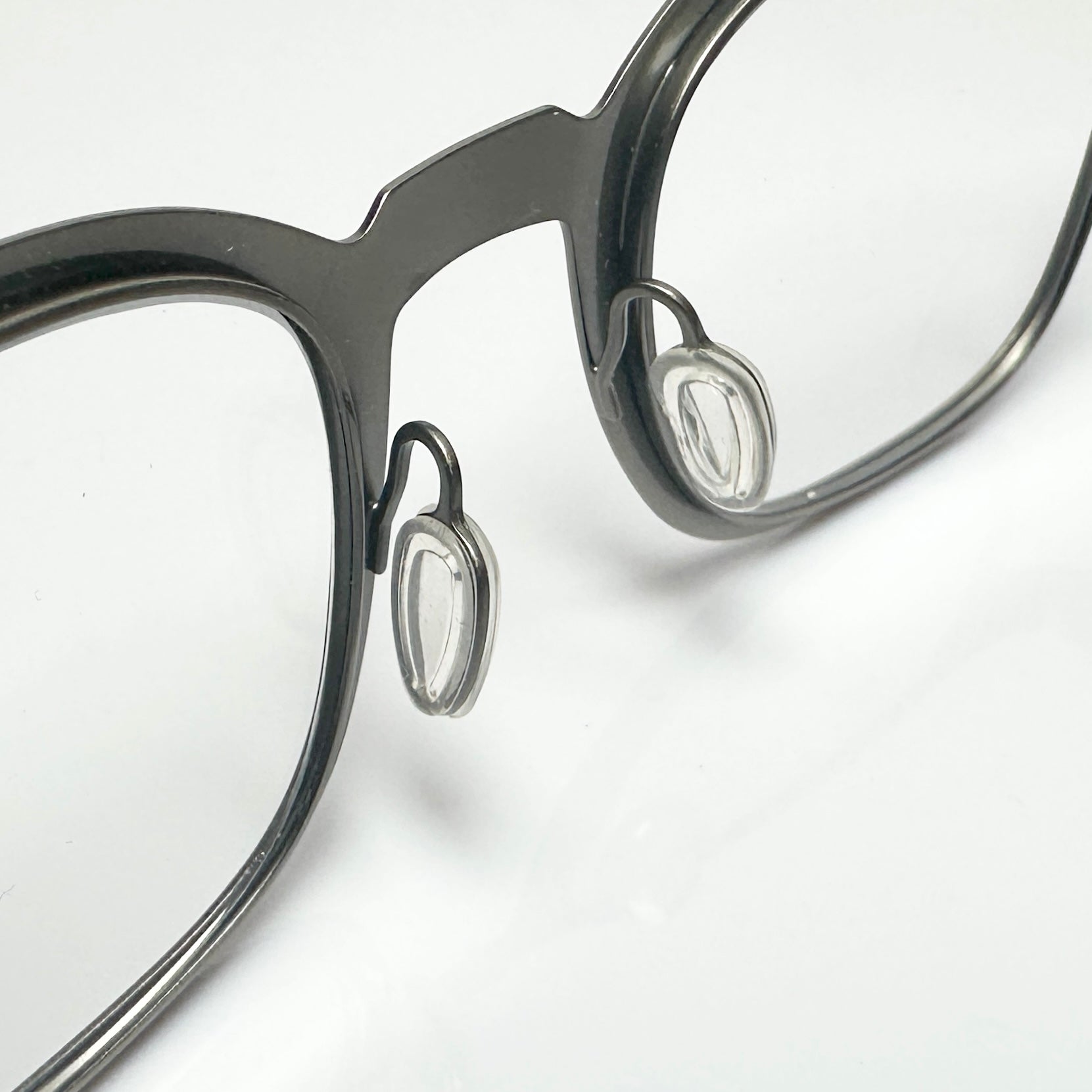 VUE DC M04 Unisex Eyeglasses Frame in Brushed Gold - Authentic New