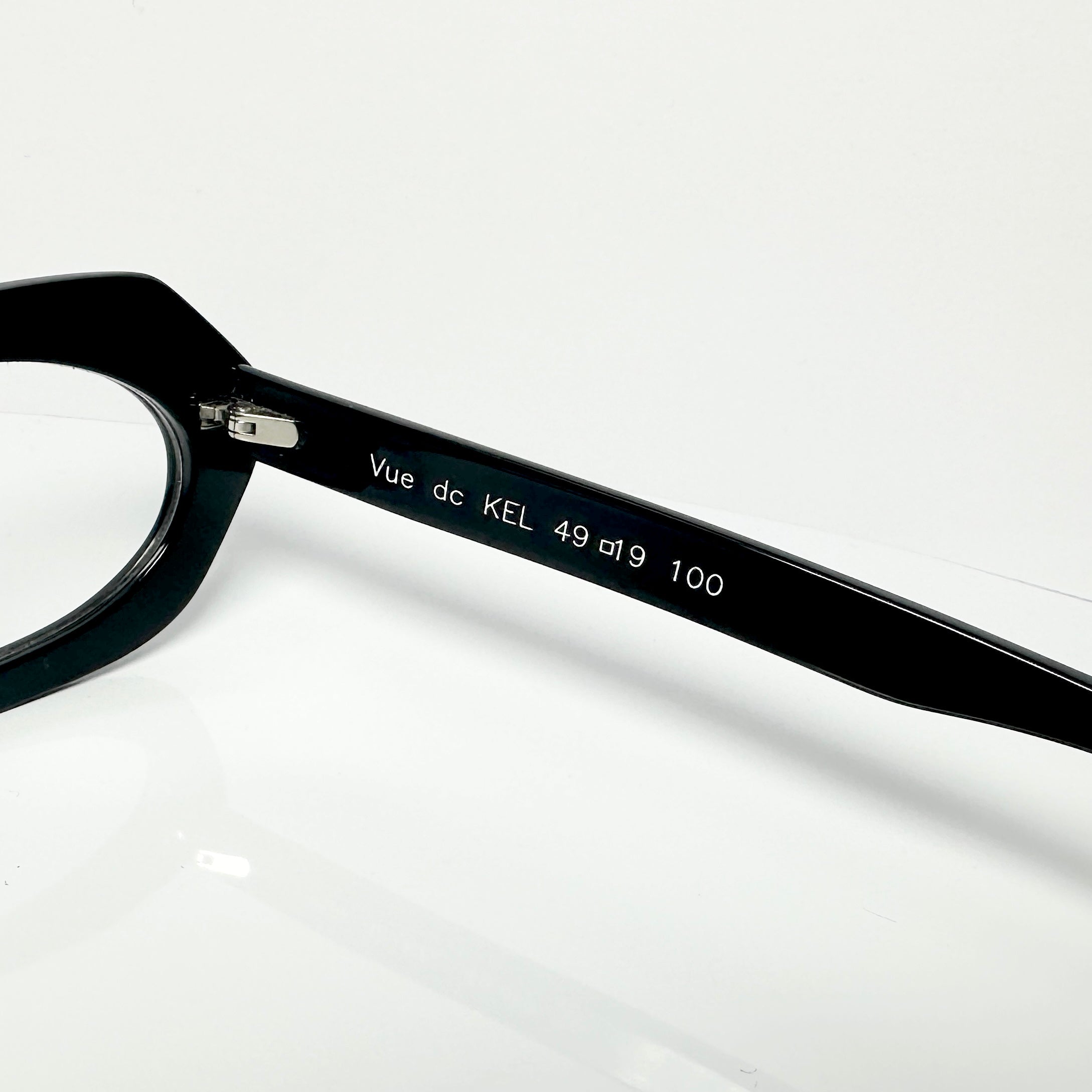 VUE DC KEL 100 Women's Eyeglasses Frame in Black - Authentic New