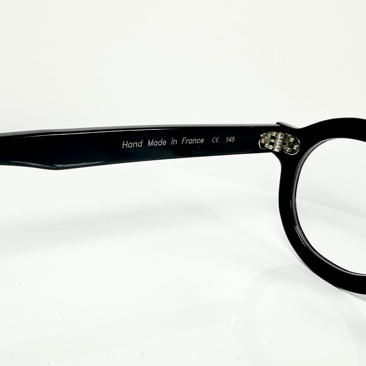 VUE DC LYS 100 Unisex Eyeglasses Frame in Black - Authentic New