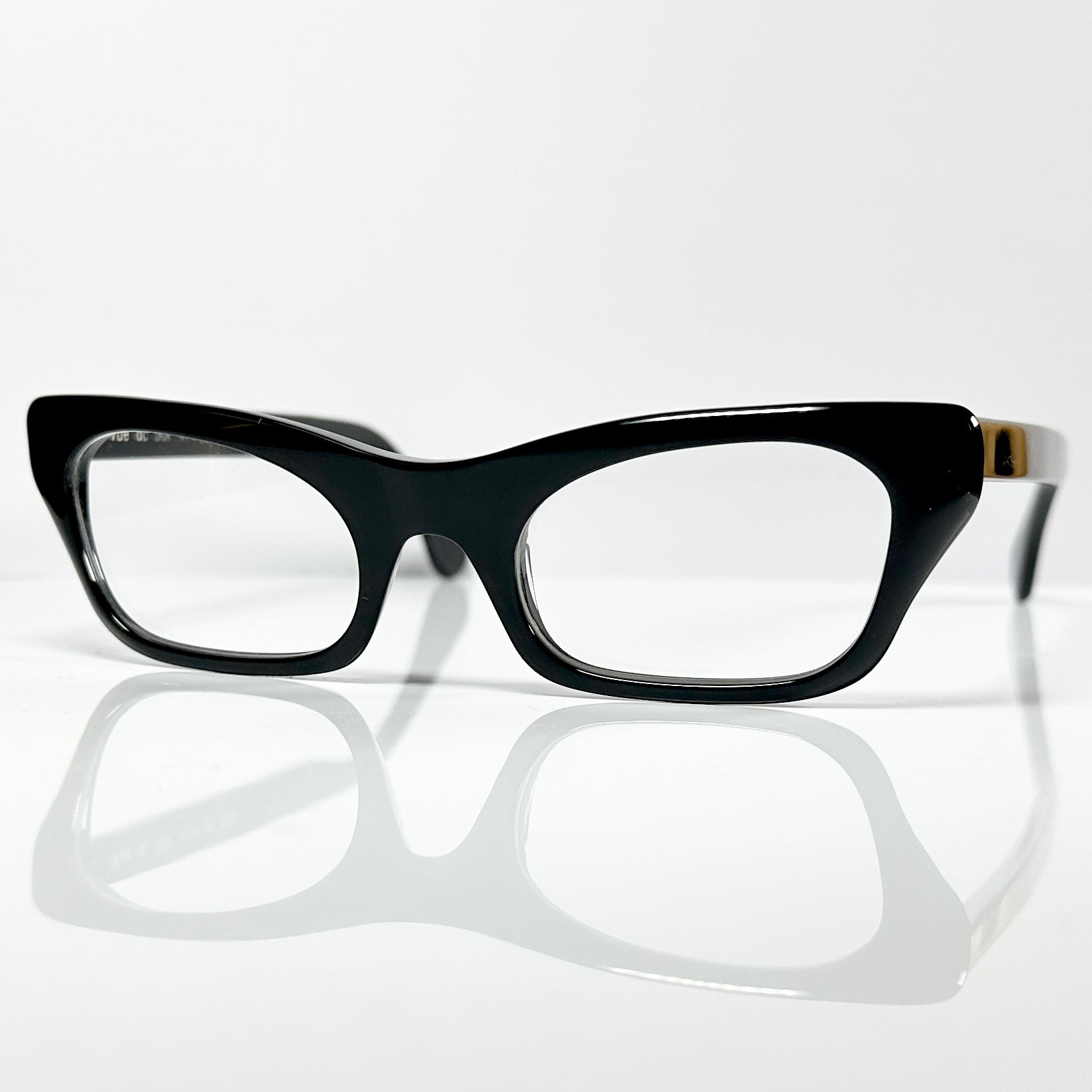 VUE DC SOF 100 Women's Eyeglasses Frame in Black - Authentic New