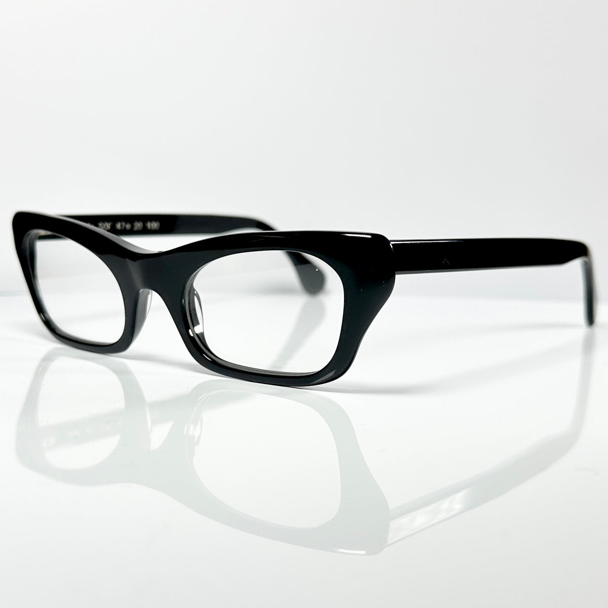 VUE DC SOF 100 Women's Eyeglasses Frame in Black - Authentic New