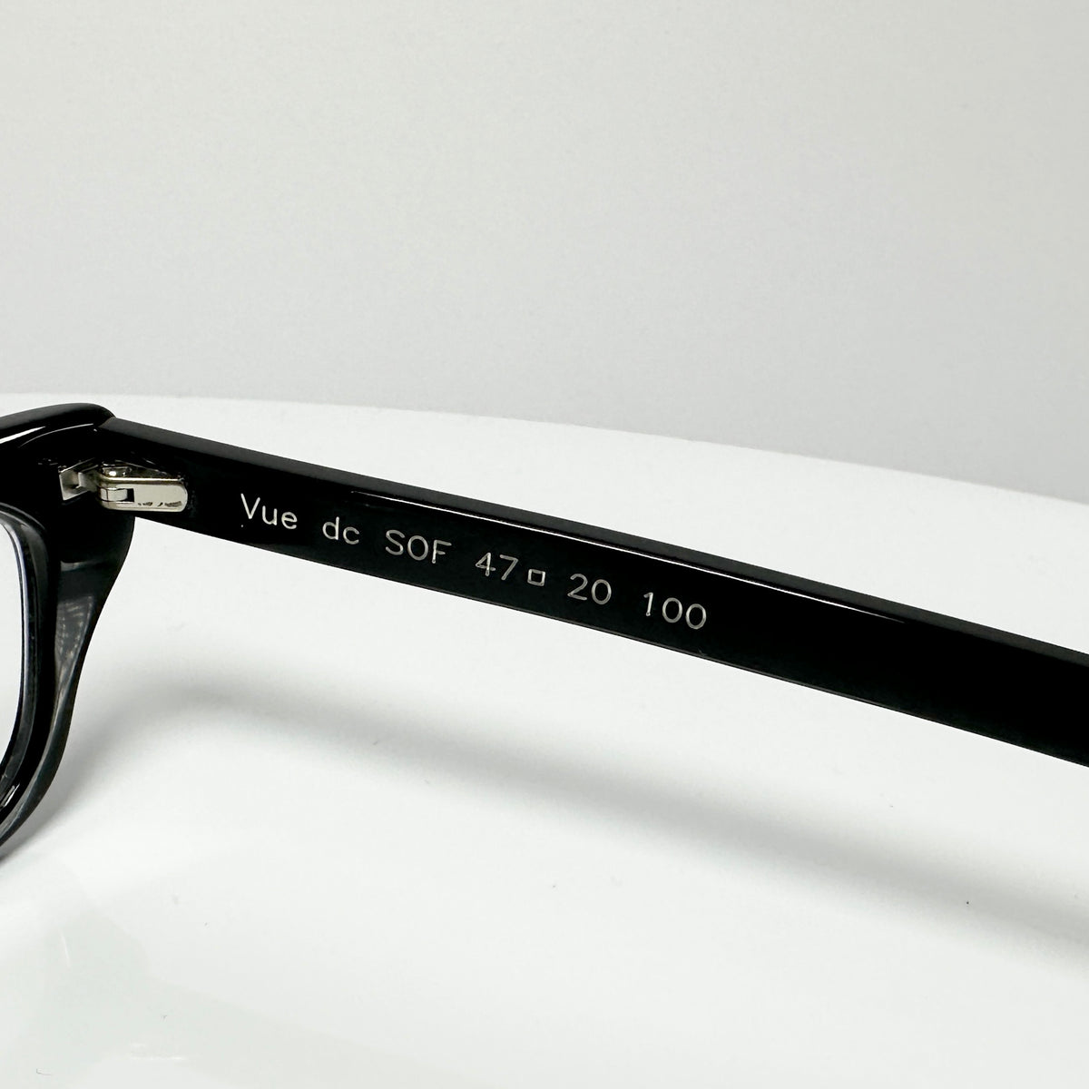 VUE DC SOF 100 Women's Eyeglasses Frame in Black - Authentic New