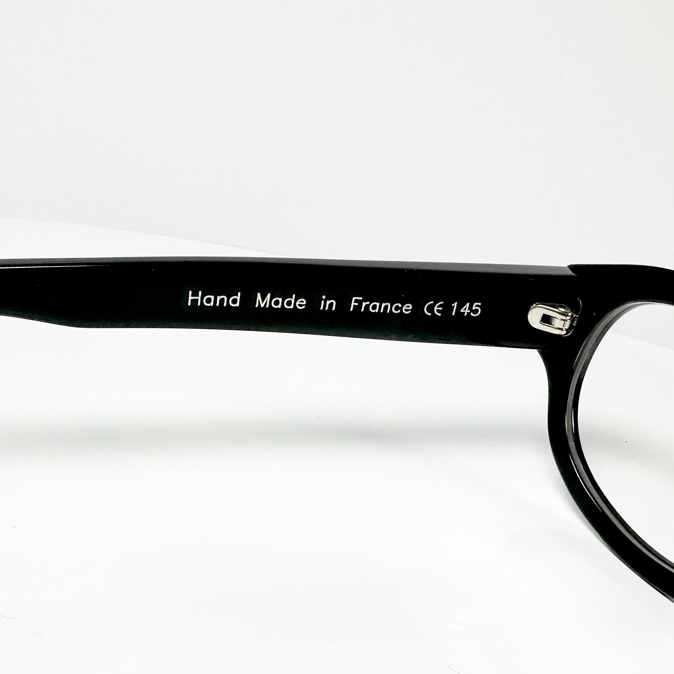 VUE DC R05 100 Eyeglasses Frame in Matt Black - Authentic New