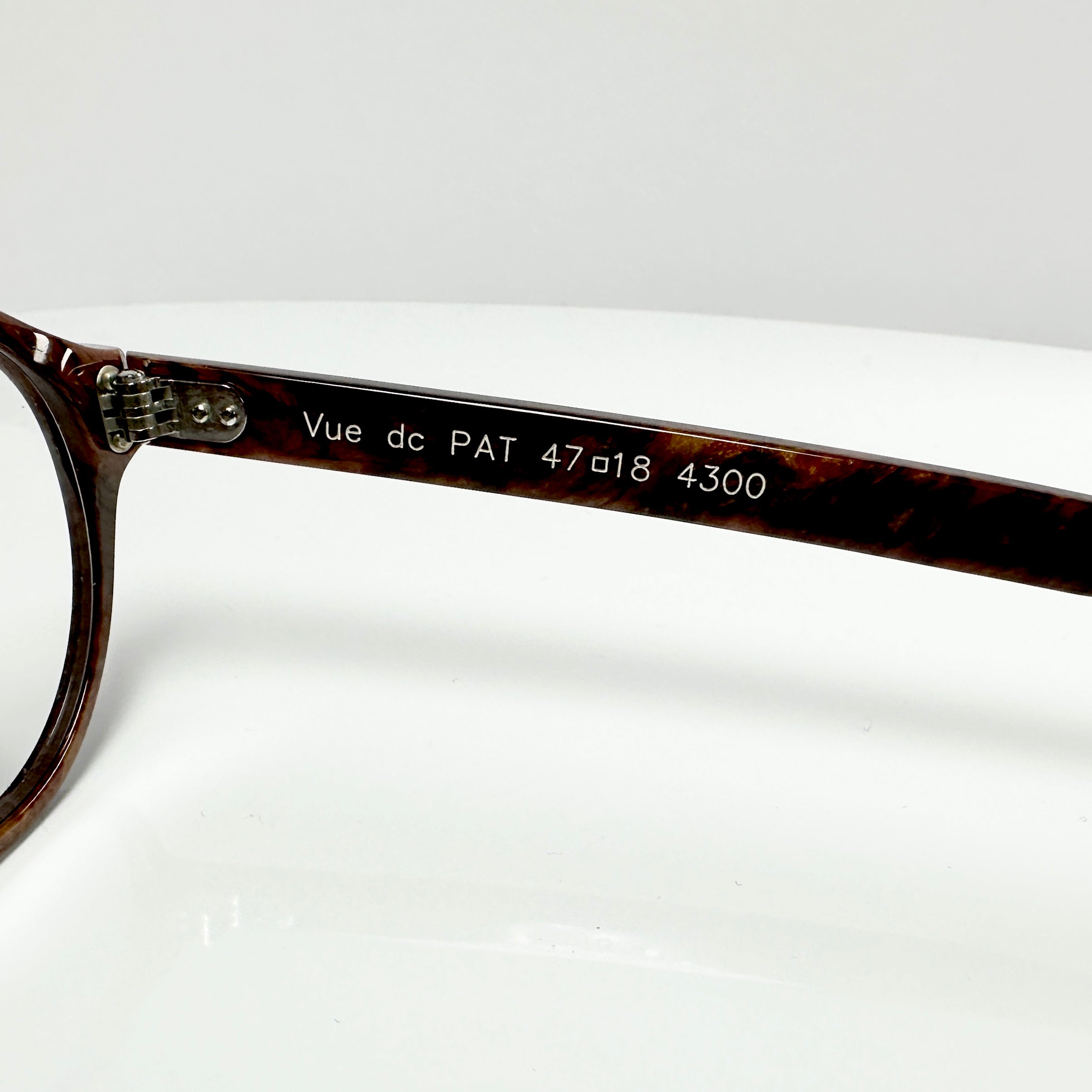 VUE DC PAT Women's Small Eyeglasses Frame in Wood Texture - Authentic New