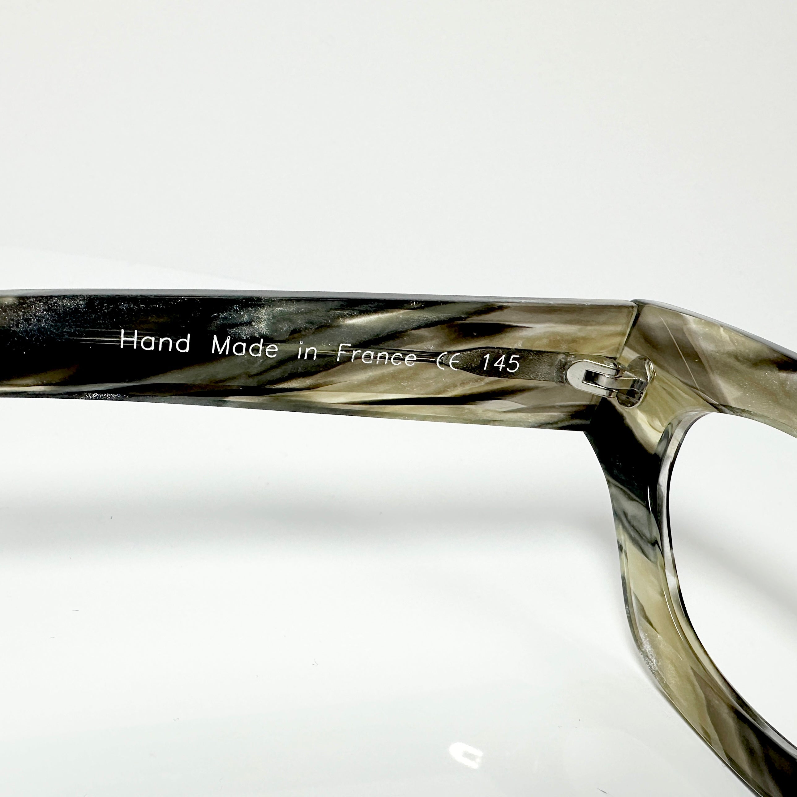 VUE DC ROK Women's Eyeglasses Frame in Grey Black Horn - Authentic New