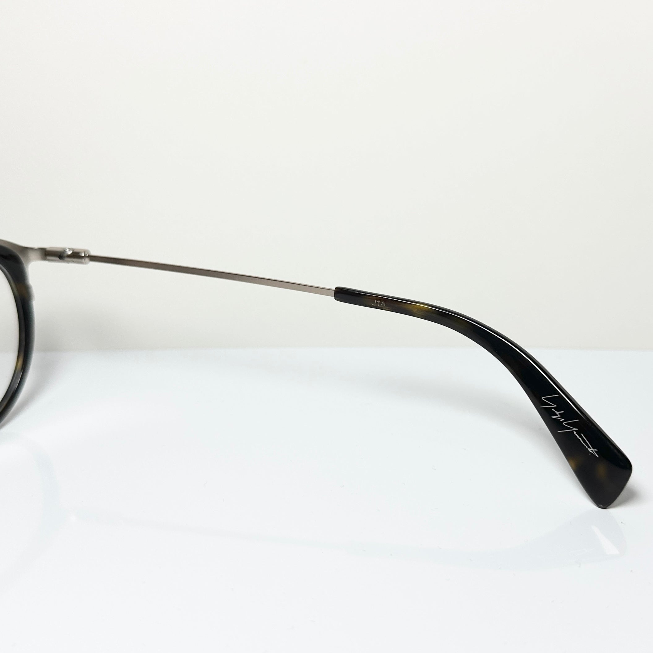 Yohji Yamamoto YY1023 127 Eyeglasses Frame in Gold/Tortoise - Authentic New