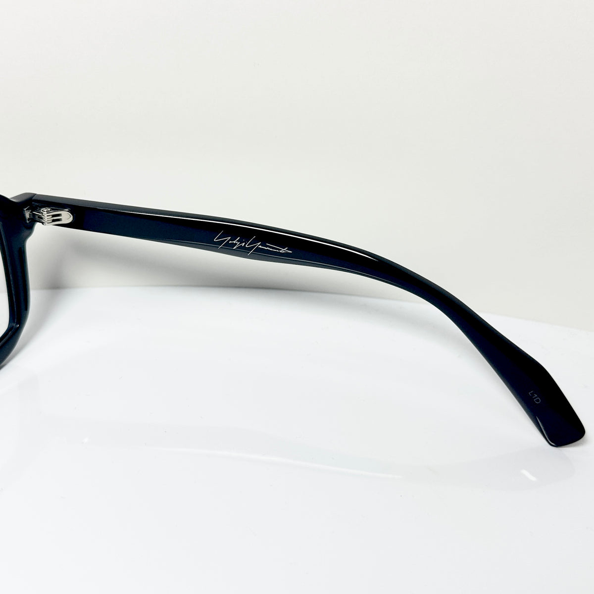 Yohji Yamamoto YY1038 613 Men's Eyeglasses Frame in Matt Black - Authentic New