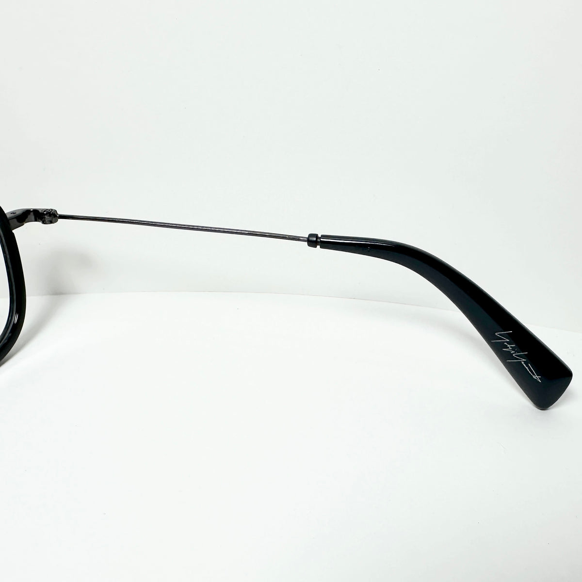 Yohji Yamamoto YY1026 002 Men's Eyeglasses Frame in Matt Black - Authentic New