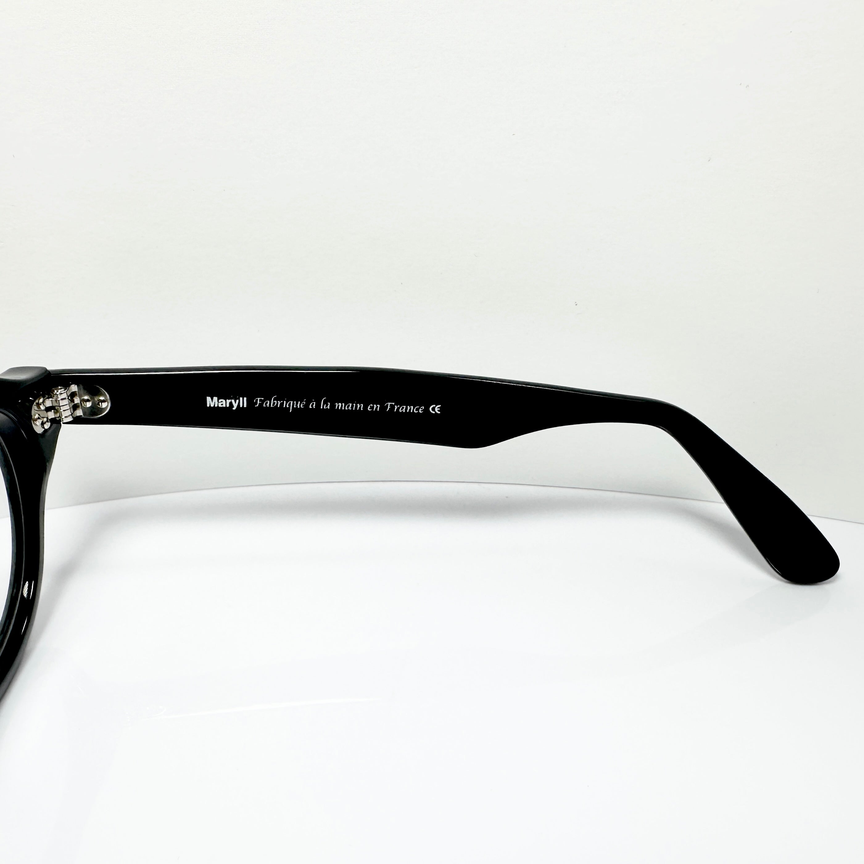 Maryll Round Eyeglasses Frame in Black PO29 - Authentic New