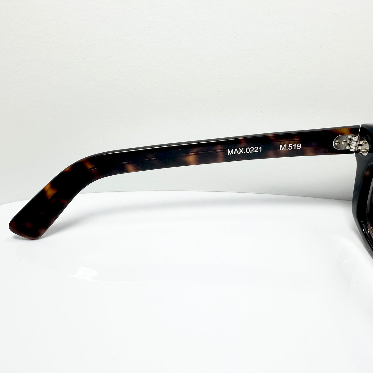 Maryll 8mm Thick Men's Eyeglasses Frame in Tortoise MAX0221 - Authentic New