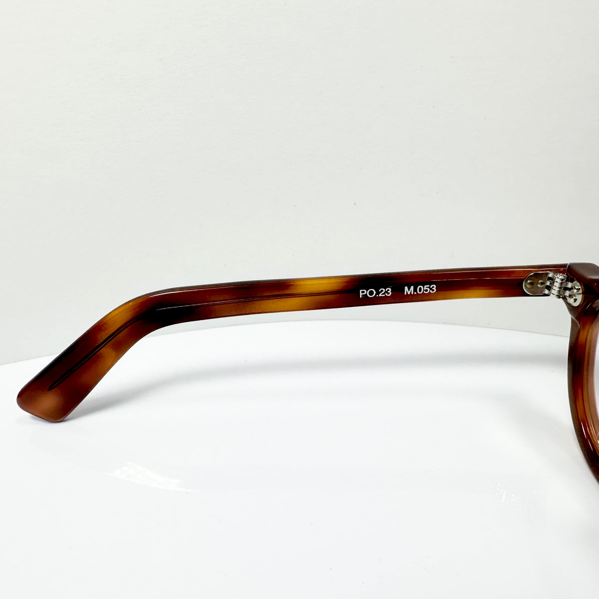 Maryll Men's Crown Panto Eyeglasses Frame in Amber PO23 - Authentic New