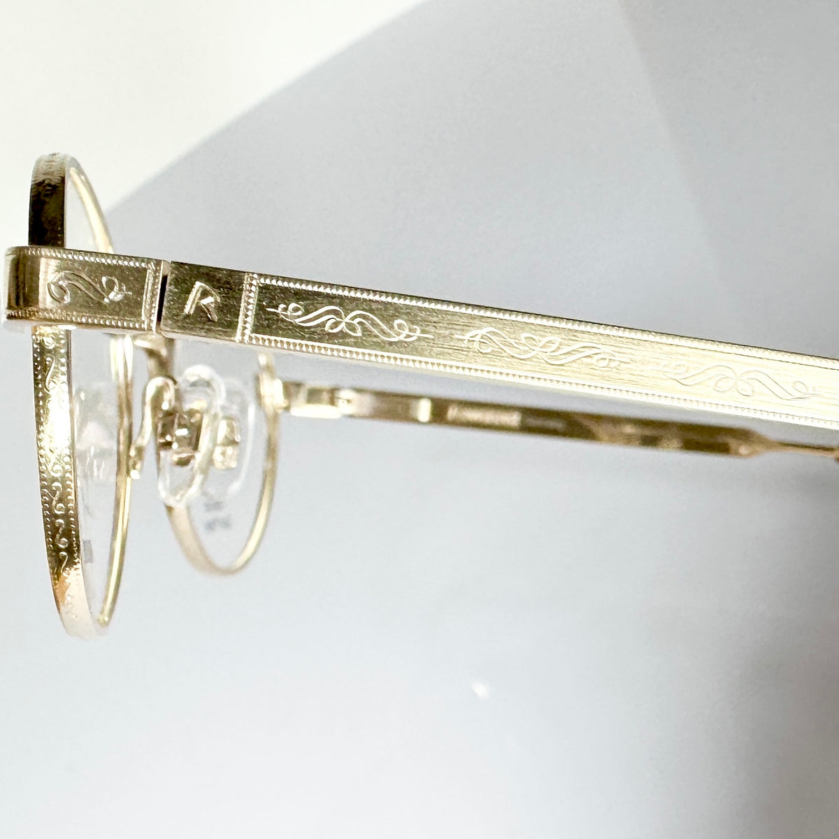 RODENSTOCK R8141 A 47 Gold Plated Eyeglasses Frames in Gold - Authentic New